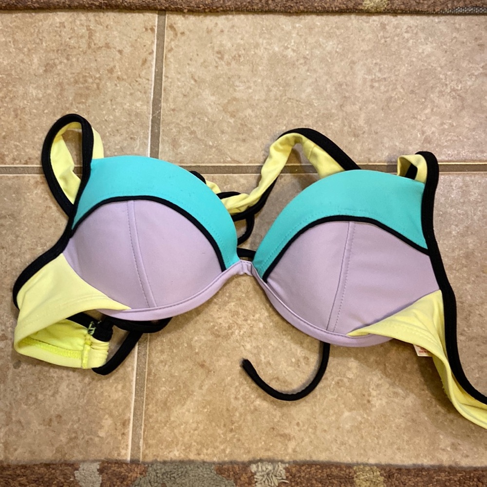 Bikini top